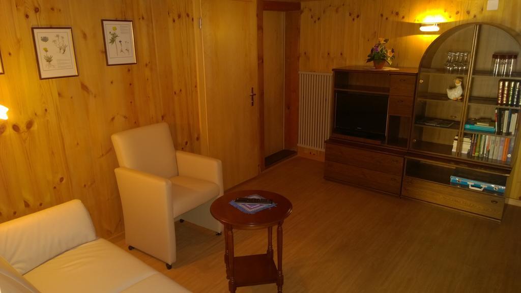 Hotel-Restaurant Drei Tannen Bellwald Szoba fotó